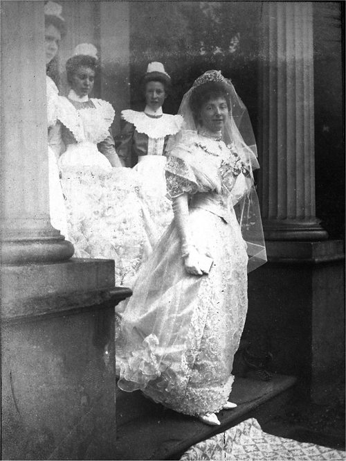 Dora Bowater 1907